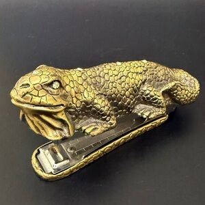 Rare Vintage Solid Brass Iguana Lizard Gecko-shaped Stapler